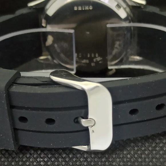 Vintage Automatic 70s Seiko 5 Mens Disney Blue Watch W/ Rubber Strap & Day Date - Picture 3 of 9